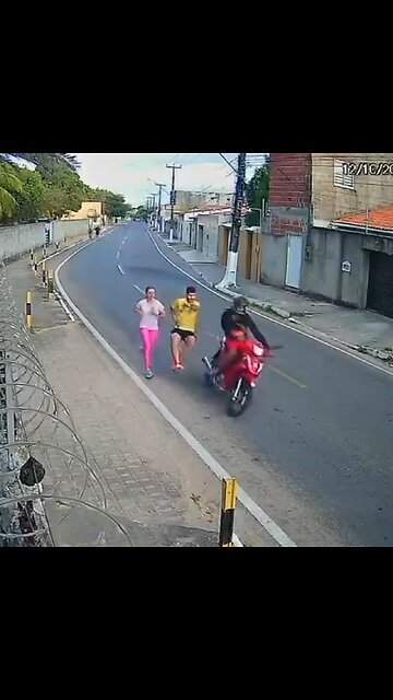 Motorista atropella a corredor y se da a la fuga en Brasil