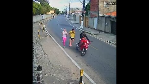 Motorista atropella a corredor y se da a la fuga en Brasil