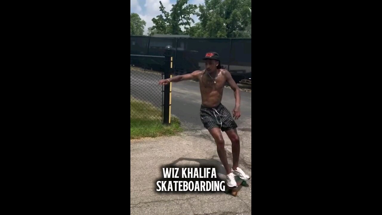 WIZ KHALIFA DOES VIRAL AURA DANCE