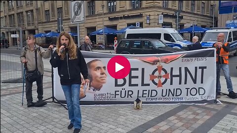 10.06.2025 - Mahnwache von Katharina Koenig mit Wir Zusammen am Französischen Dom - Berlin