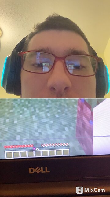 My reaction to mmjoemele playing Minecraft