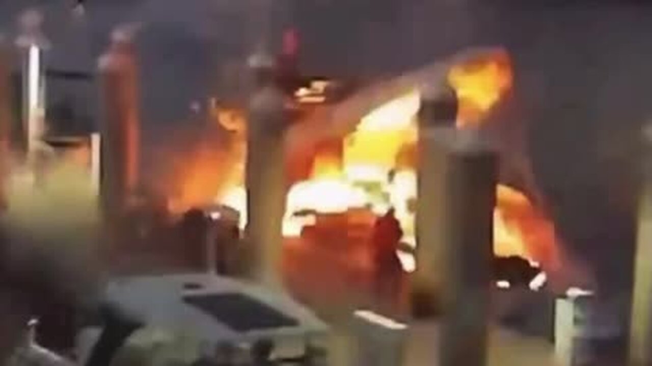 “FREAK” BOAT ACCIDENT CAUGHT ON CAMERA ⚠️