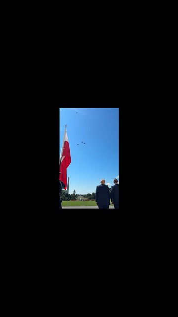 🔥President Trump & New Polish Pres Karol Nawrocki watch US fighter jets flyover of US fighter jets above the WH, to honor fallen Polish pilot
