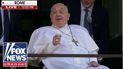 BREAKING: Pope Francis makes first appearance since hospitalization