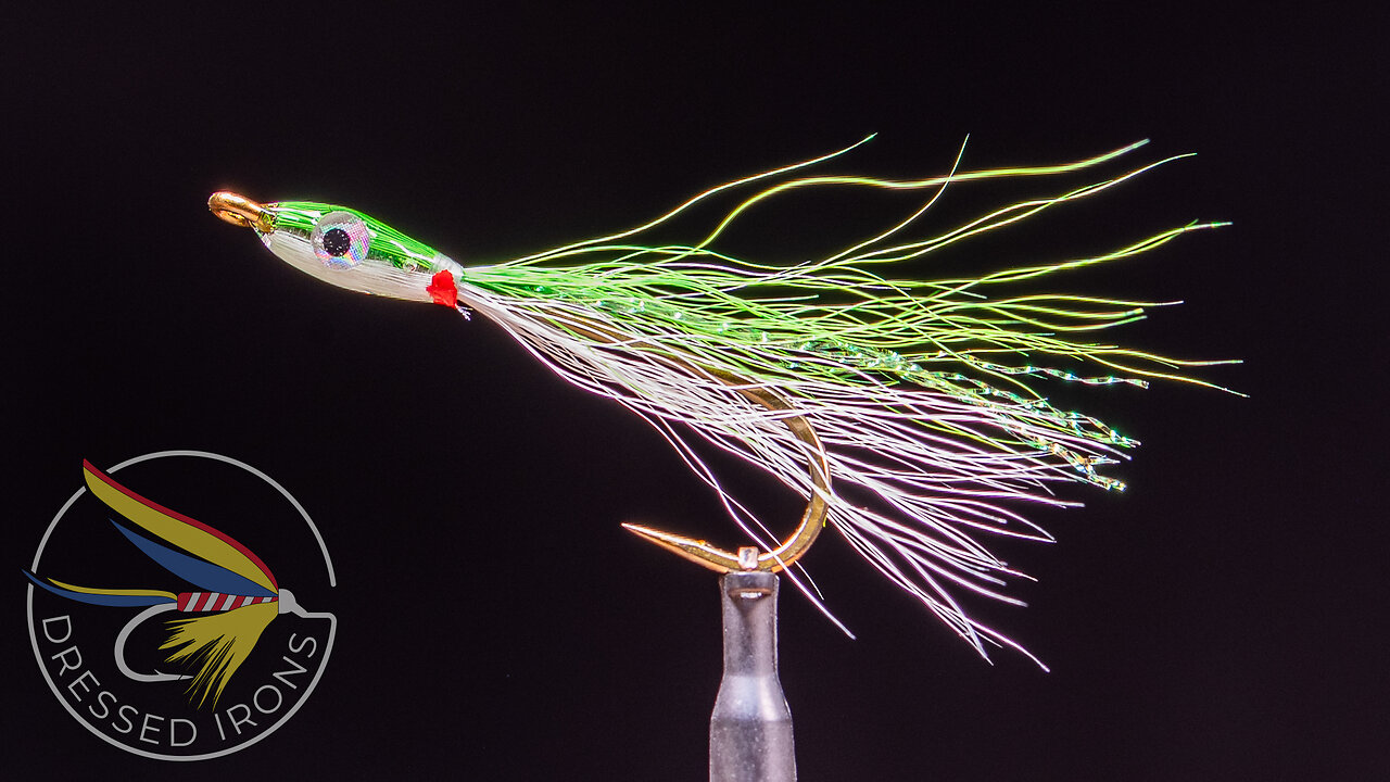 Tying the Thunder Creek - Emerald Shiner - Dressed Irons