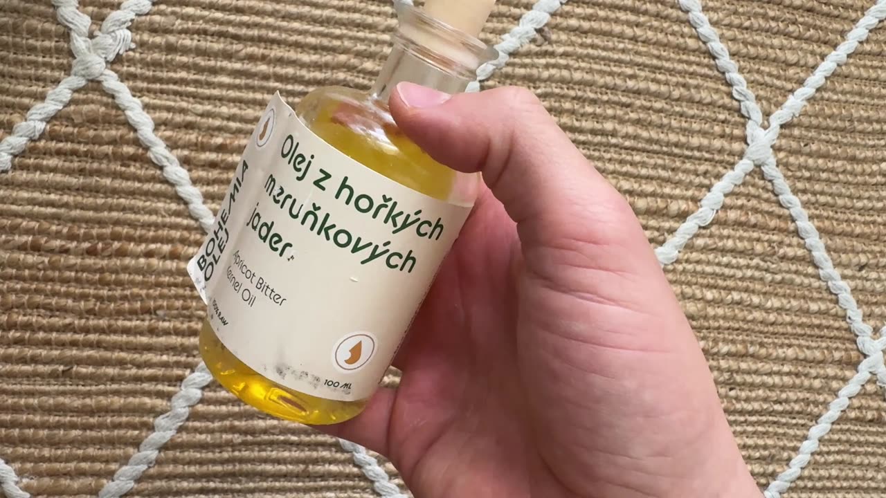Olej z meruňkových jader