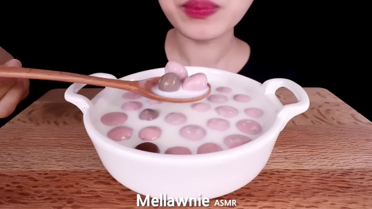 ASMR MUKBANG|PINK ICE CREAM, MAGNUM, CHOCOLATE, MALTESERS, FROZEN FRUITS