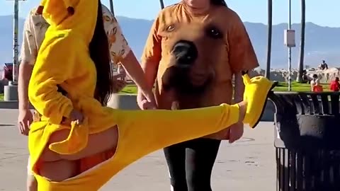 Why did she push me? AM I INTERFERING WITH WHOM?🤦🏻‍♀️🙁LA ELVÍRA #shorts