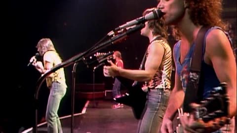 Stone in Love...Keep On Runnin' - Journey (live)