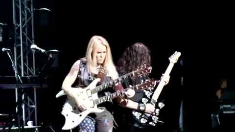 Lita Ford Live With Queensryche ~ Close My Eyes Forever