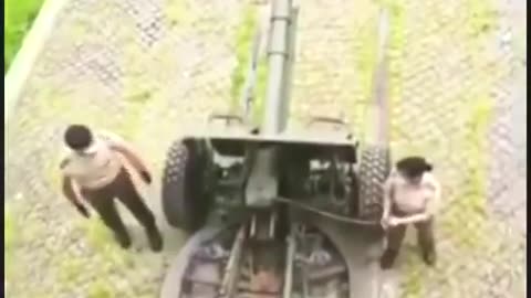 Women in artillery units … lmao 😊