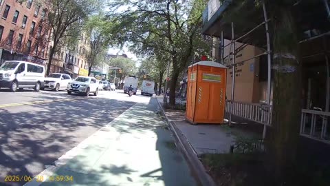 Spies at the bikers' lane