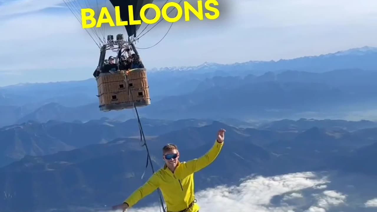 slack line between two air balloons in 2500 meters...🤩