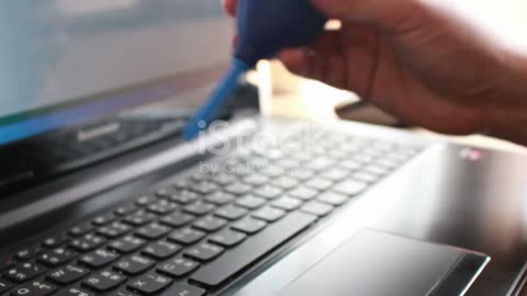 Dusting Your Computer & Laptop: Easy Tips!