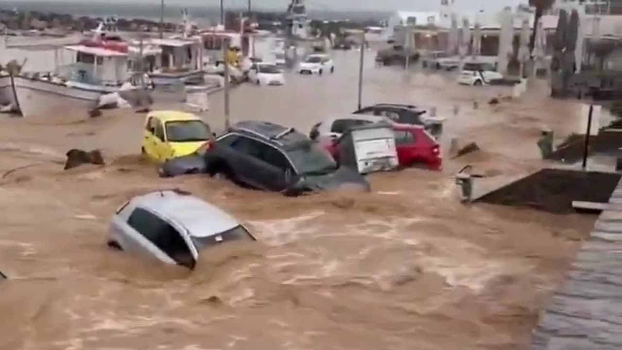 Severe weather is affecting the Greek islands of Paros and Mykonos