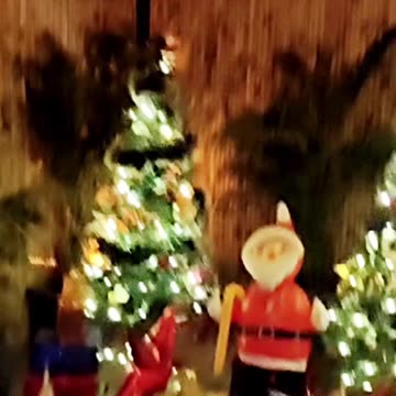 🎄✨ Sipping warm coffee, glowing under fairy lights, and soaking in the festive mood with every laugh