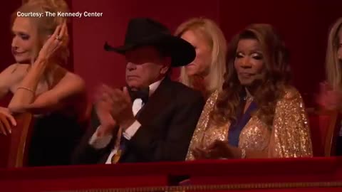 Trump hosts the Kennedy Center Honors recognizing Stallone, Kiss, Gaynor & more