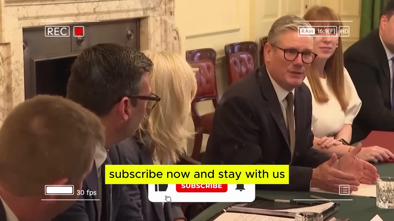 Migrant Hotels Surrounded by Over 115,000 Protesters — Britain ERUPTS in FURY _ News UK