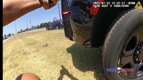 Police shootout w Chrysler 300