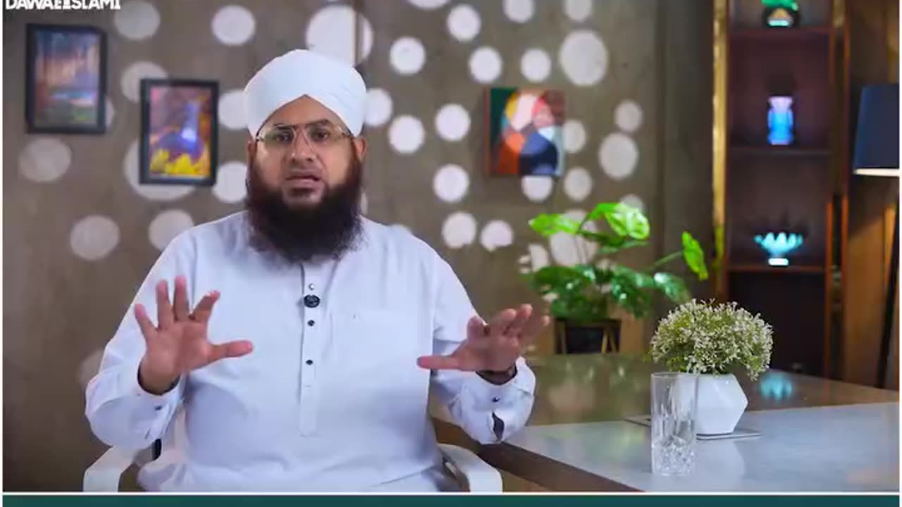 قبر پر پانی چھڑکنا یا قبر کی لپائی کرنا کیسا؟