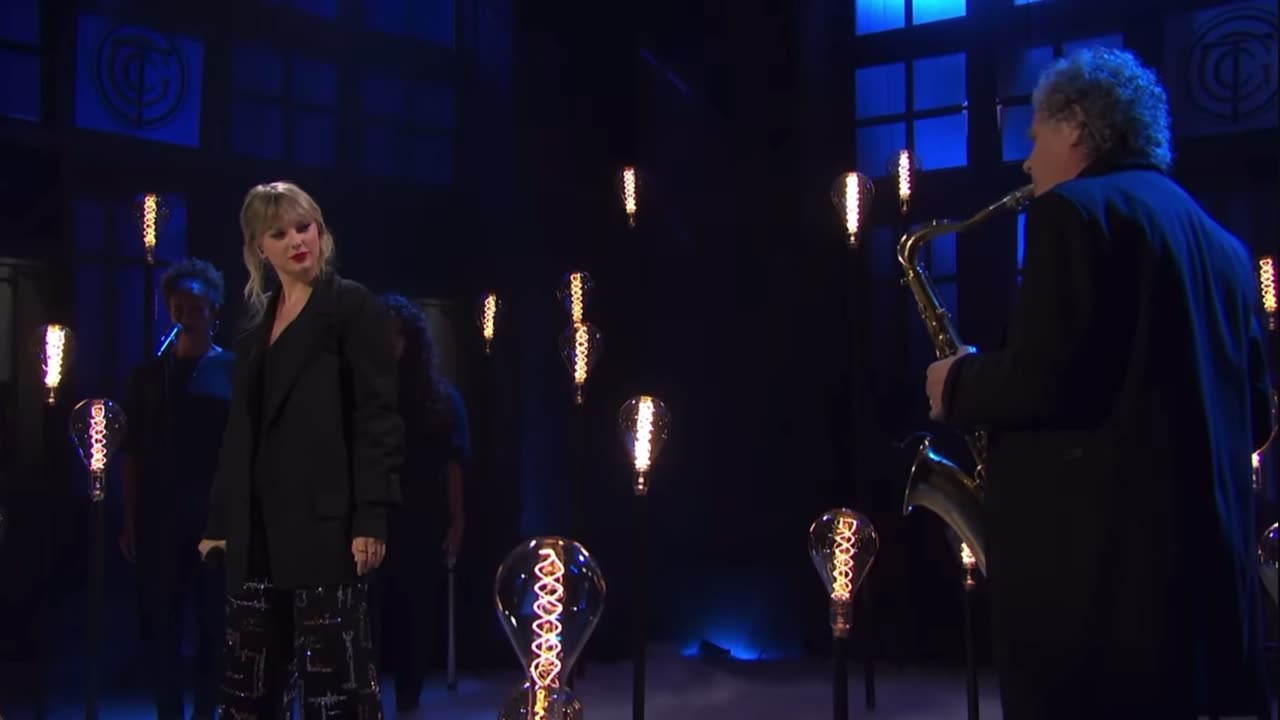 Taylor Swift - false god ( Live from SNL 2019)