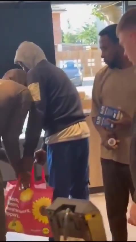 African migrants start looting