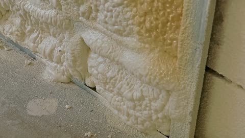 What’s the Best Home Insulation_ Spray Foam or Fiberglass