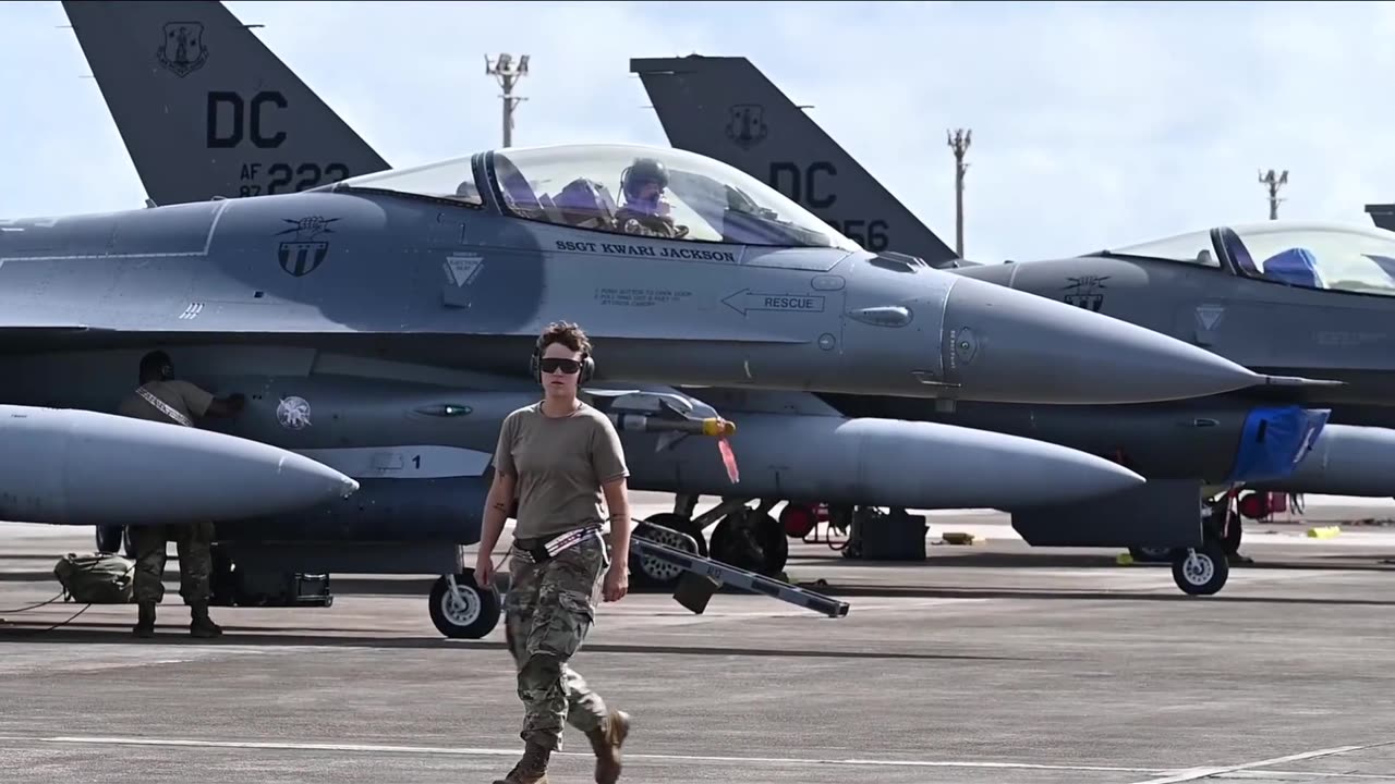 U.S. F-16 Fighter Jet Shows Power During High-Alert Operation (Venezuela)