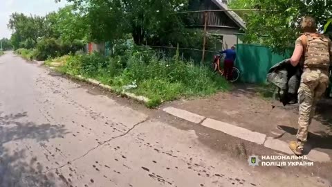 🚶🐕 Ukraine Russia War | Man and Dog Evacuated from Pokrovsk Amid Clashes | RCF