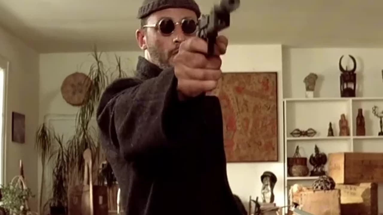 Professional K1LLER teaches a girl how to eliminate