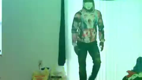 Walking Onslaught's who did it better challenge 2: One Leg Get Back (DJ Lil Man)
