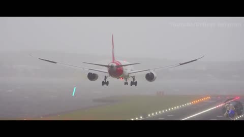 Landing of the Boeing 787-9 Dreamliner of Qantas Airlines at Sydney Airport