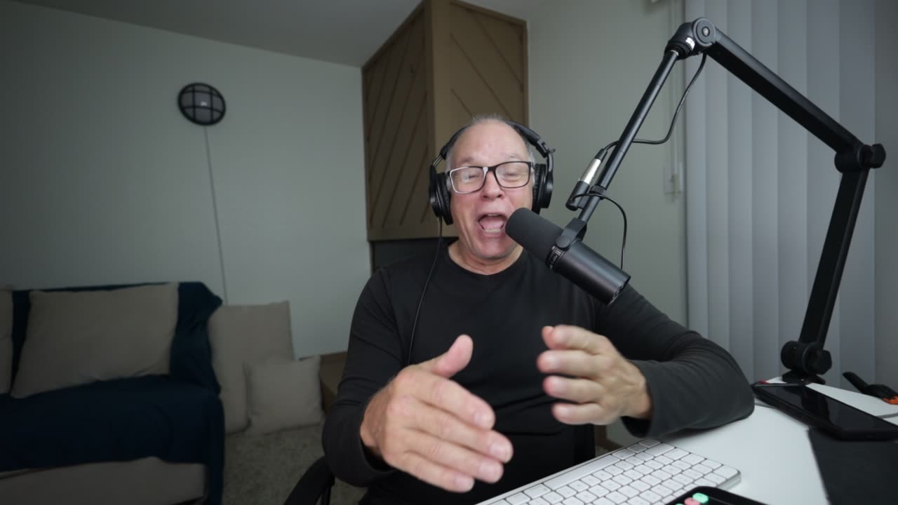 ZOHRAN A COLOR NEGRO VICTORIOUS OVER NO COLOR WHITE AND HEBREWS