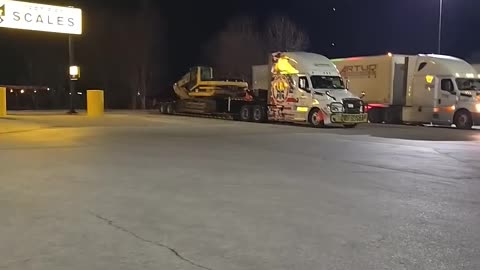 THE WIFE NEEDS HOOKED ON FONICS #truckesvlog #truckdriver #trucking #longhaultrucker #trucklifestyle