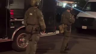 FBI agents taunted by protesters. The protesters don’t know the difference between ICE and FBI.