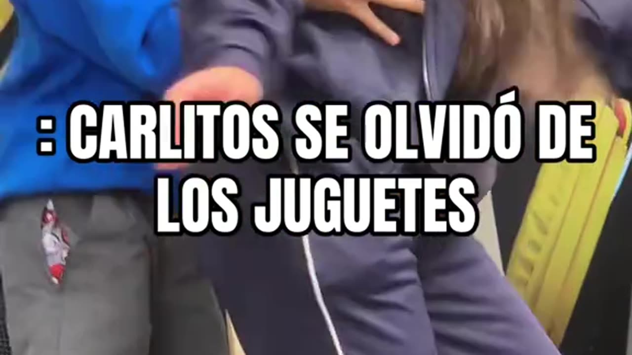 arlitos se olvidó de los juguetes.. 😐
