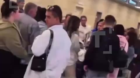 ✈️🚫 Hundreds of passengers stranded at Moscow airports again due to drone
