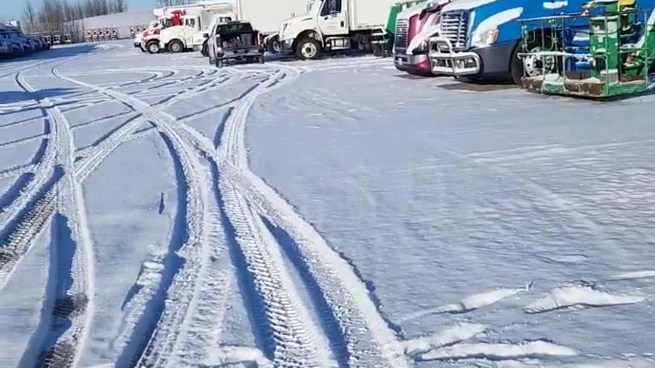 COLDER THAN COLD #reallifetruckers #truckdrivers #ourtruckinglife #truckdriver #atruckerslife