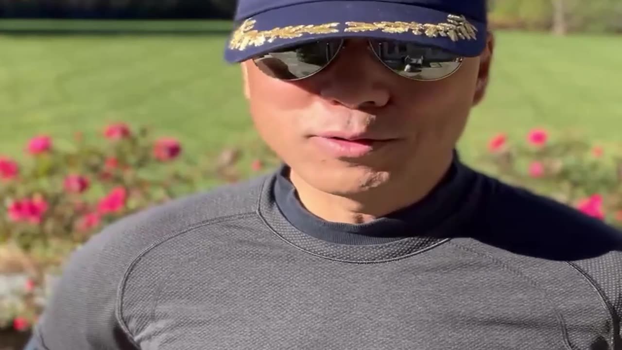 20221112文贵先生GETTR¹： #FTX：数字货币央行被共产党走狗赵长鹏给干掉了。FTX就一件事，动用了客户资金。共产党等着把赵长鹏养大，给西方弄个炸弹，咚引爆了