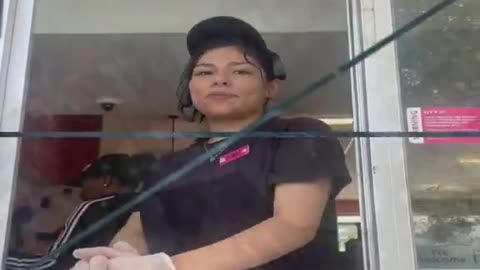 DUNKIN DONUTD CUSTOMER IS A TRUE LIBTARD