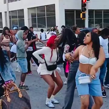 Traffic jams in Atlanta are forming, mobs of people just decide to start dancing