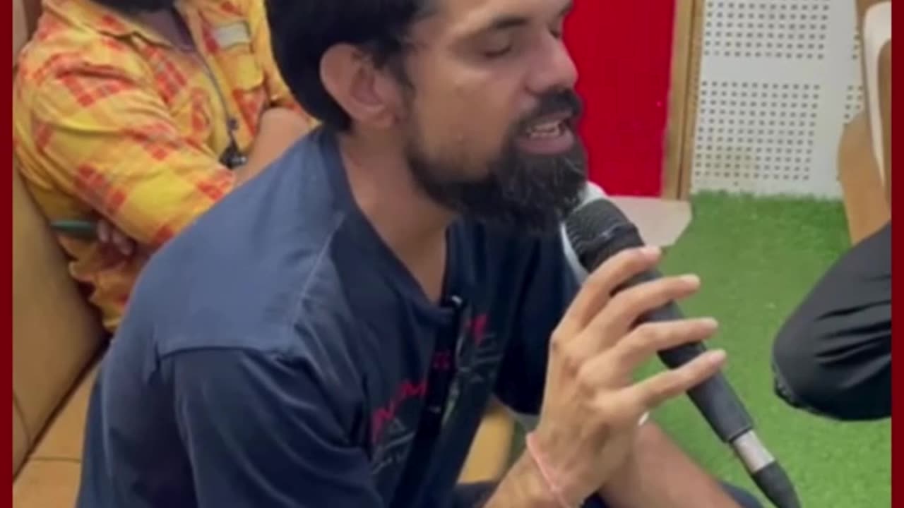 Mitesh Sings “Woh Lamhe” (Unplugged) | AND × ARENA Exclusive