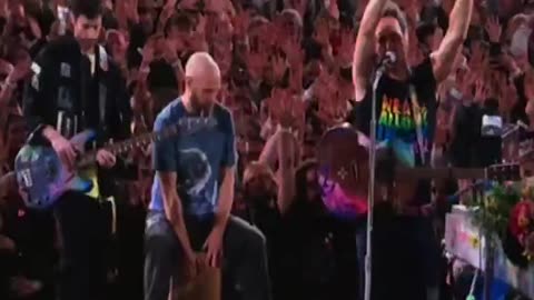 Coldplay's Chris Martin tells audience to send love to Charlie Kirk’s family during final show