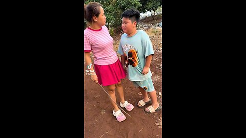 để cứu cháu bé..