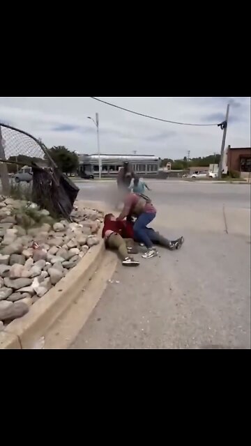 TAKEDOWN OF ILLEGAL ALIENS🛣️🏃🚓👮‍♂️📸OUTSIDE HOME IMPROVEMENT STORE🏗️🏪🧎‍♂️👲💫