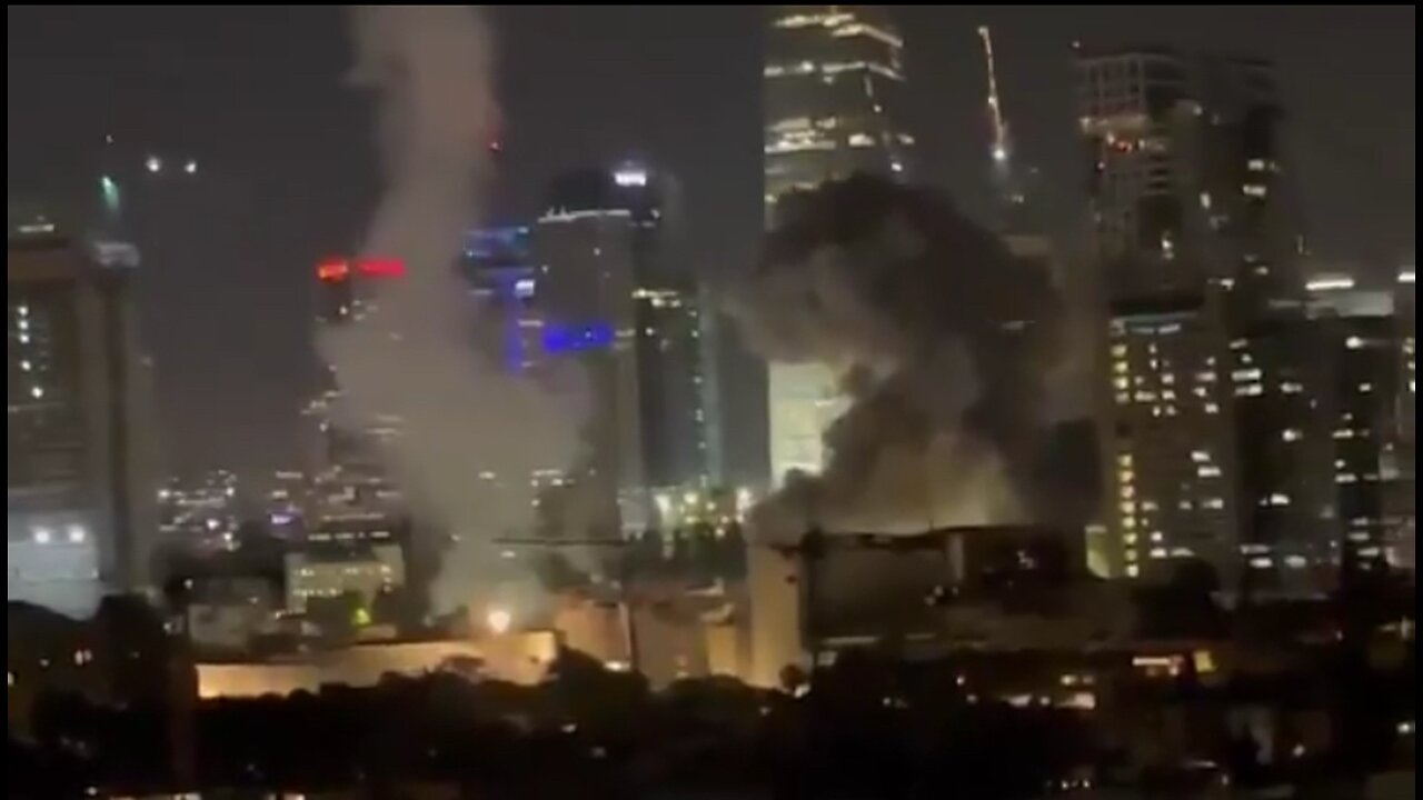 NOW - Iranian missiles hit Israel.
