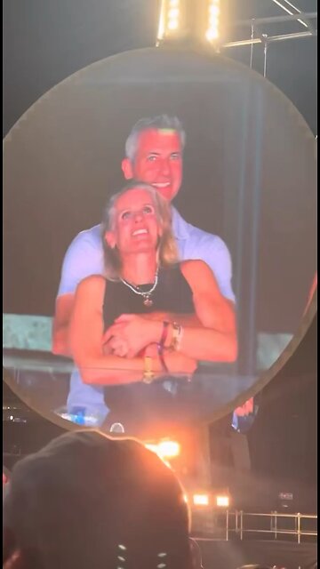 Couple exposed at Coldplay concert