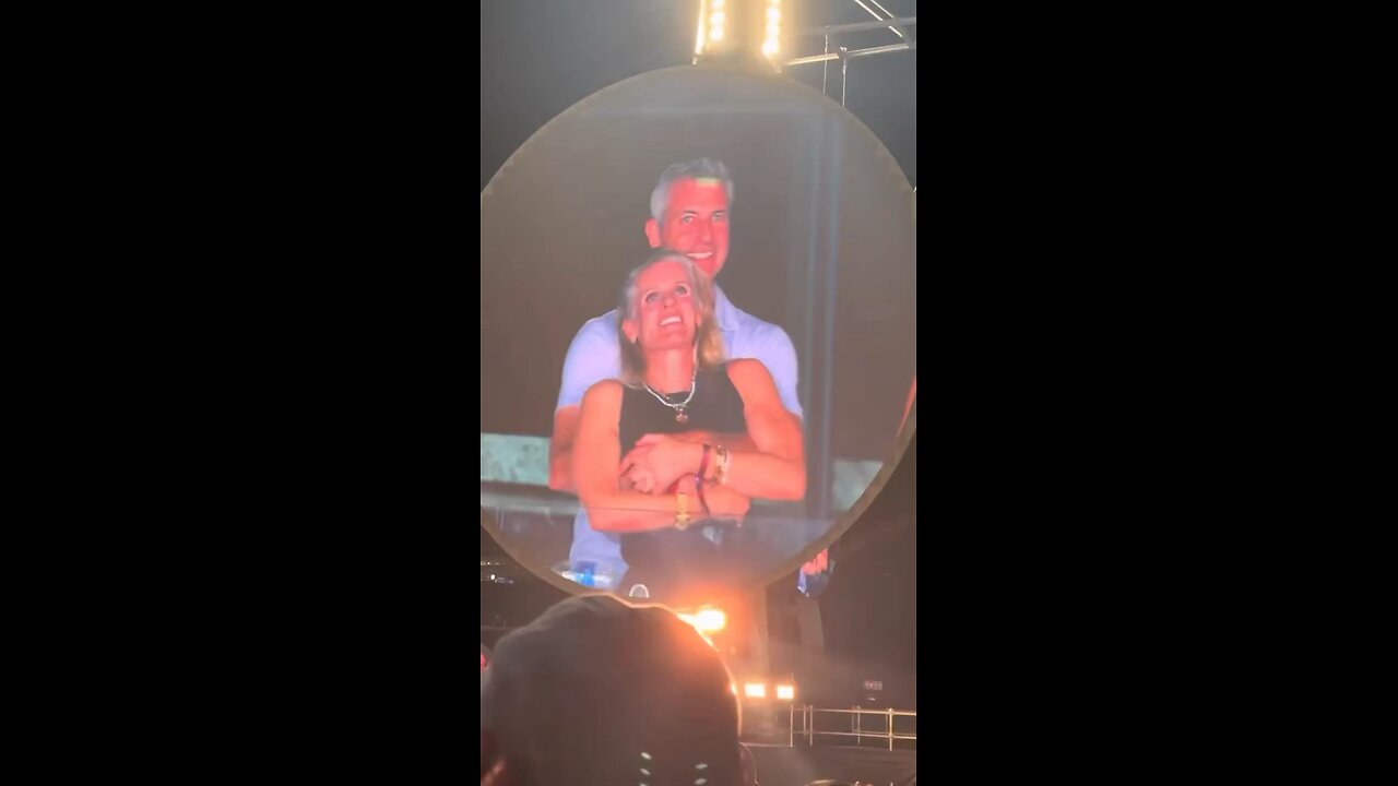 Couple exposed at Coldplay concert