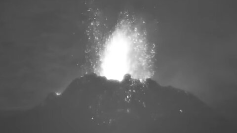 🔴 Live Now: Iceland Volcano Watch (Multi-cams)