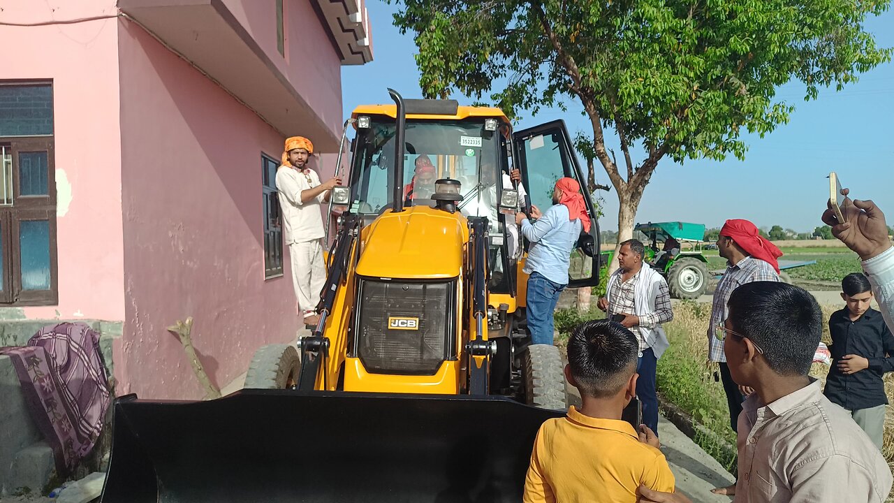Devotee's SHOCKING Gift to Naga Baba! BRAND NEW JCB for Guru Ji – Must Watch!